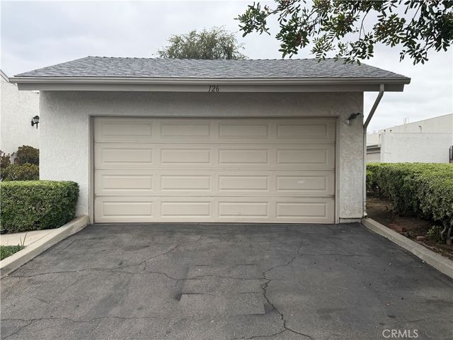 1074 E La Habra, La Habra, CA 90631