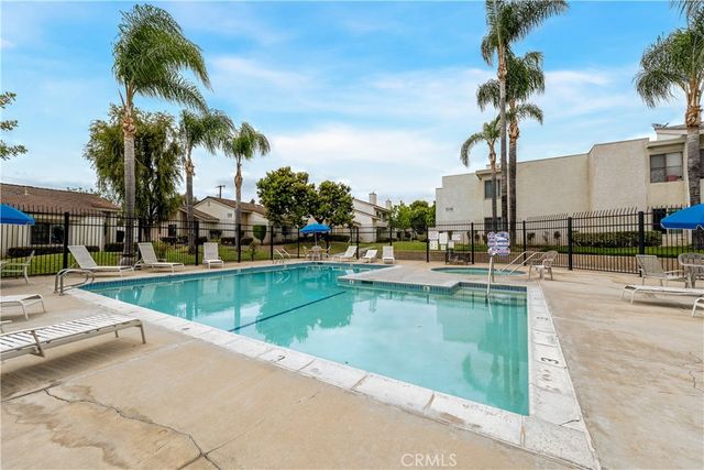 1074 E La Habra, La Habra, CA 90631