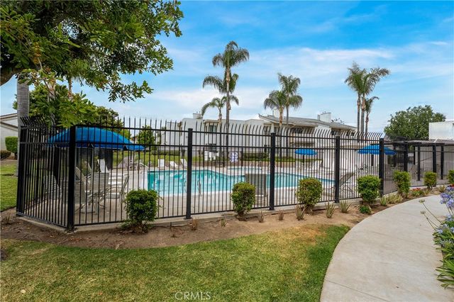 1074 E La Habra, La Habra, CA 90631