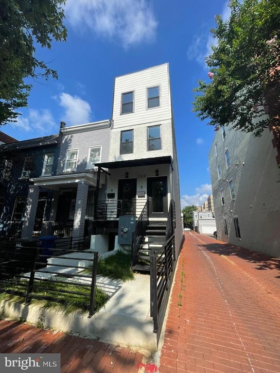 726 11TH ST NE, Washington, DC 20002