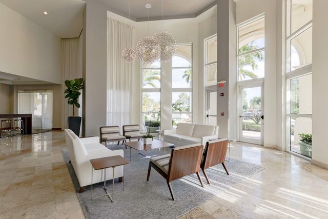 99 SE Mizner Boulevard Ph37, Boca Raton, FL 33432