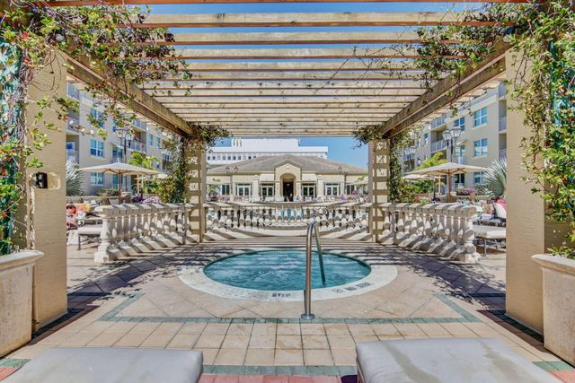 99 SE Mizner Boulevard Ph37, Boca Raton, FL 33432