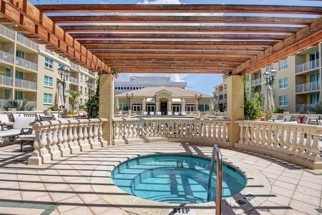99 SE Mizner Boulevard Ph37, Boca Raton, FL 33432