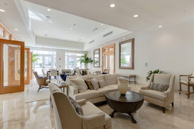 99 SE Mizner Boulevard Ph37, Boca Raton, FL 33432
