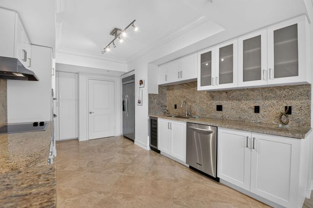 99 SE Mizner Boulevard Ph37, Boca Raton, FL 33432