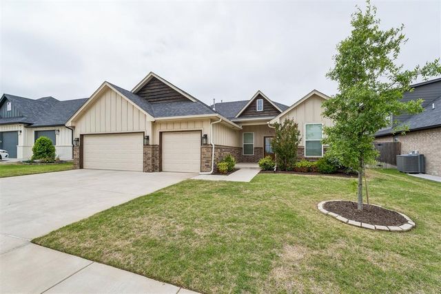 9305 Taggert Lane, Yukon, OK 73099