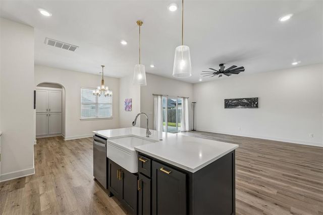 9305 Taggert Lane, Yukon, OK 73099