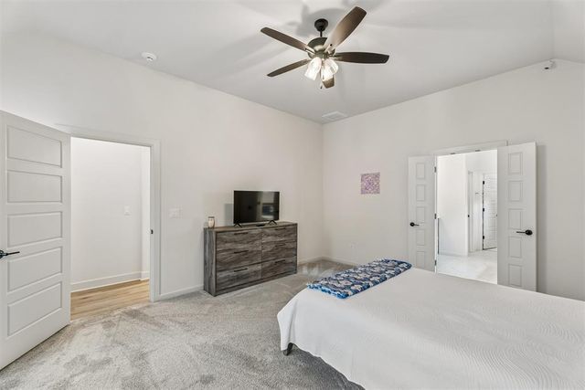 9305 Taggert Lane, Yukon, OK 73099