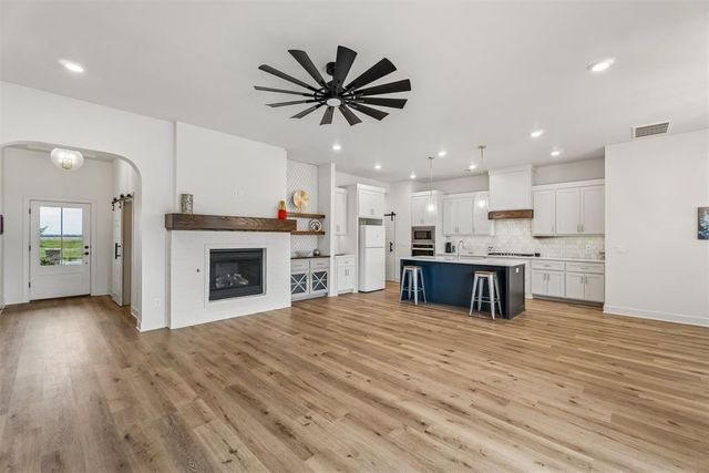 9305 Taggert Lane, Yukon, OK 73099