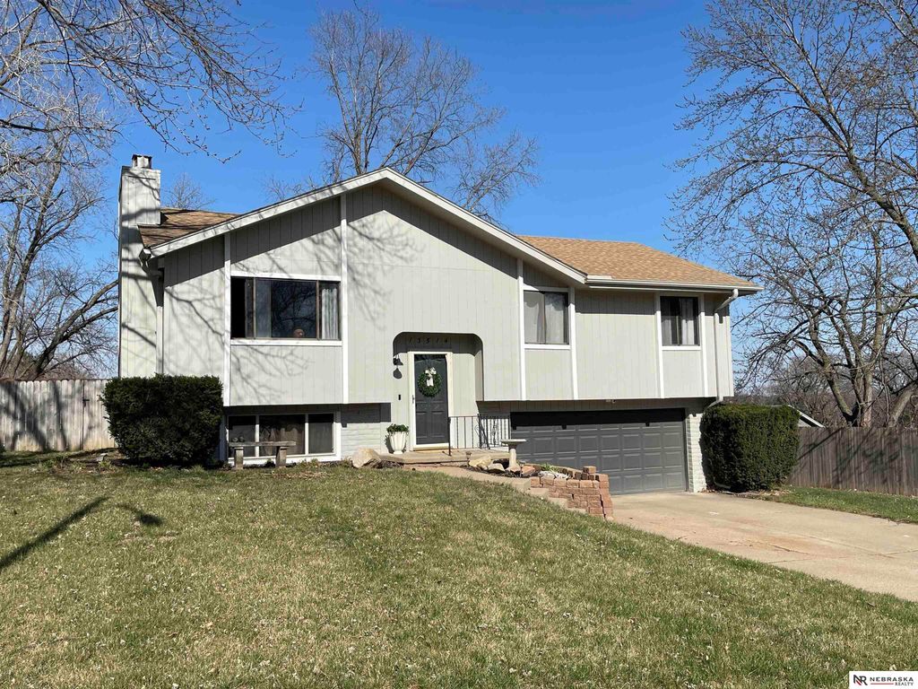 13514 Jefferson Circle, Omaha, NE 68137