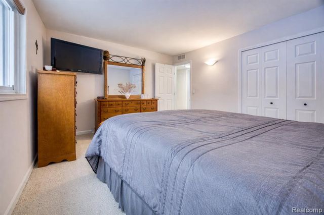 47185 Vanker Avenue, Shelby Twp, MI 48317