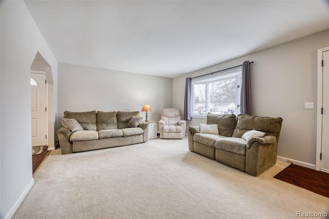 47185 Vanker Avenue, Shelby Twp, MI 48317