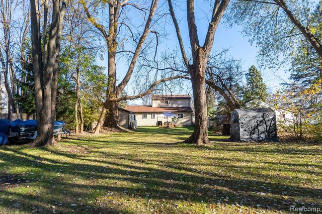 47185 Vanker Avenue, Shelby Twp, MI 48317