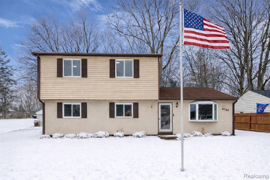 47185 Vanker Avenue, Shelby Twp, MI 48317