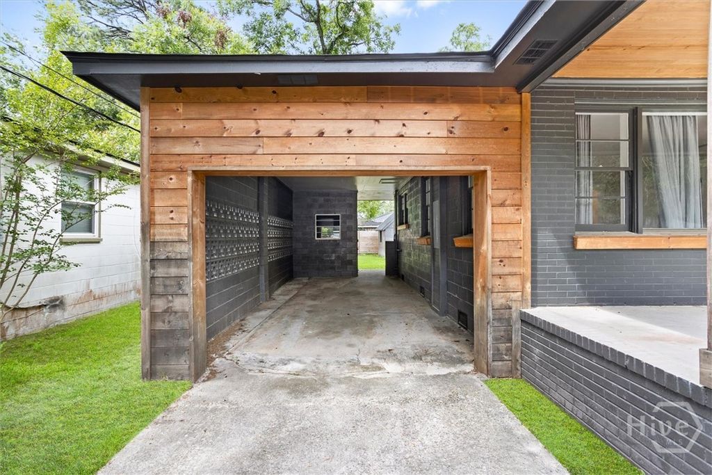 Image 5 of property listing at 1804 Vassar Street, Savannah, GA 31405
