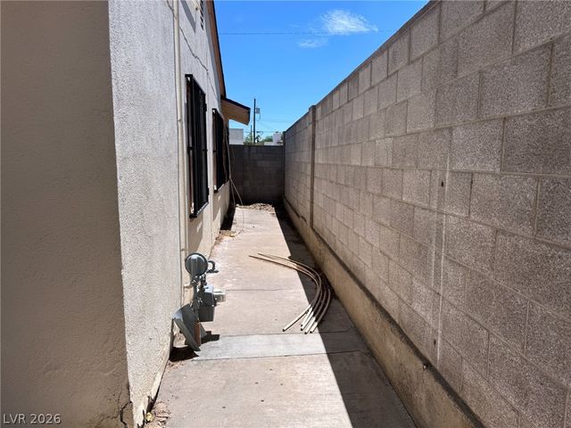 1821 Canosa Avenue, Las Vegas, NV 89104