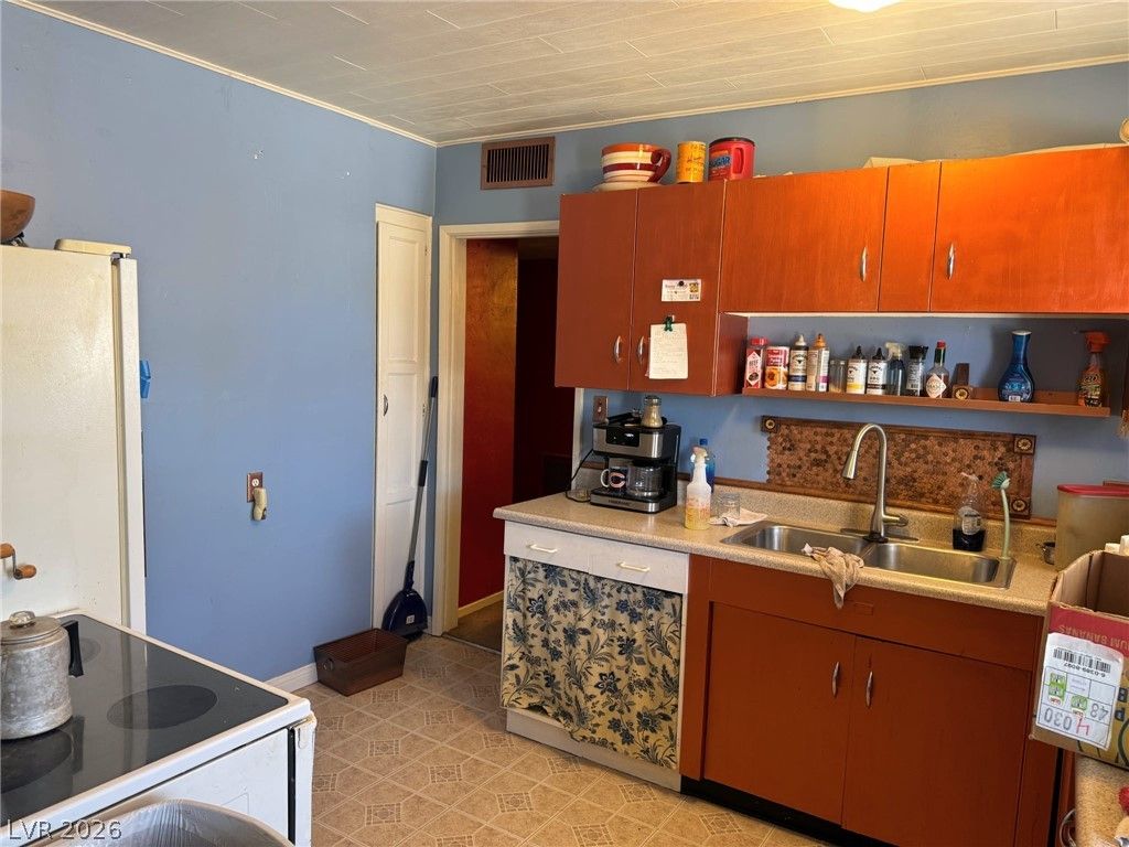 1821 Canosa Avenue, Las Vegas, NV 89104 — photo 5