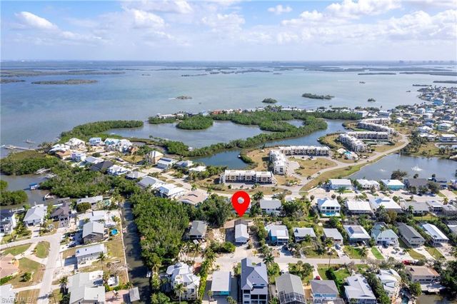 285 Dundee RD, Fort Myers Beach, FL 33931