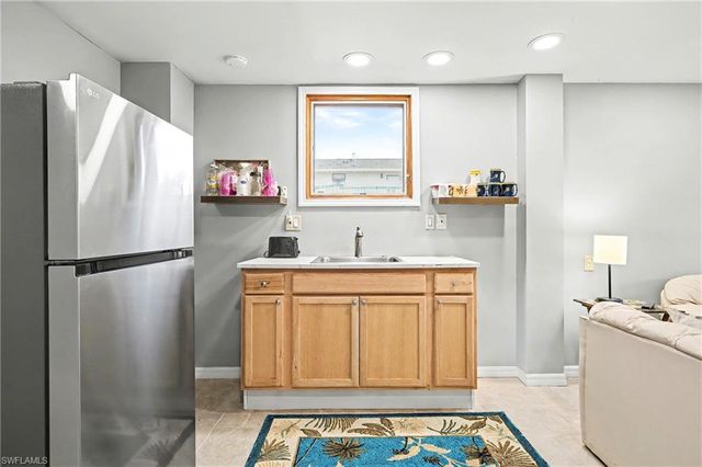 285 Dundee RD, Fort Myers Beach, FL 33931