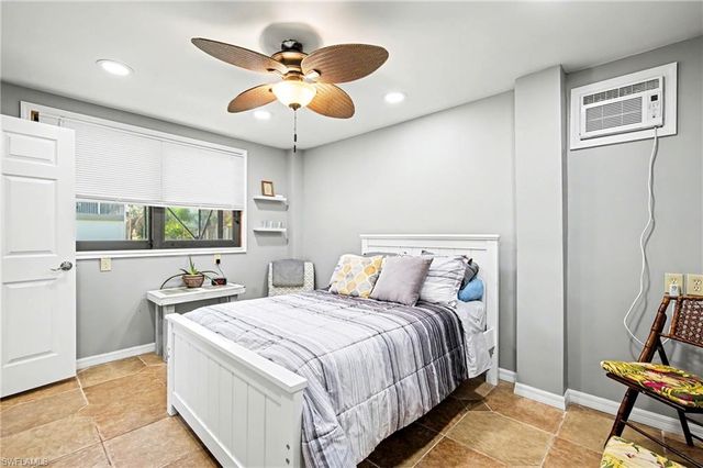 285 Dundee RD, Fort Myers Beach, FL 33931