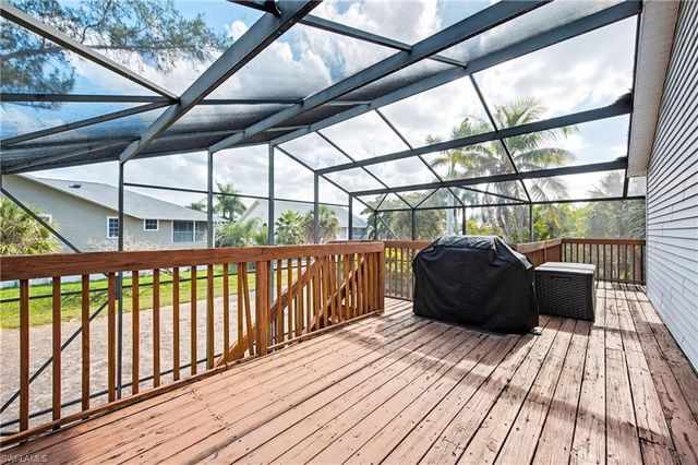 285 Dundee RD, Fort Myers Beach, FL 33931