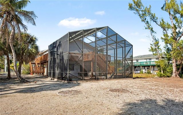 285 Dundee RD, Fort Myers Beach, FL 33931