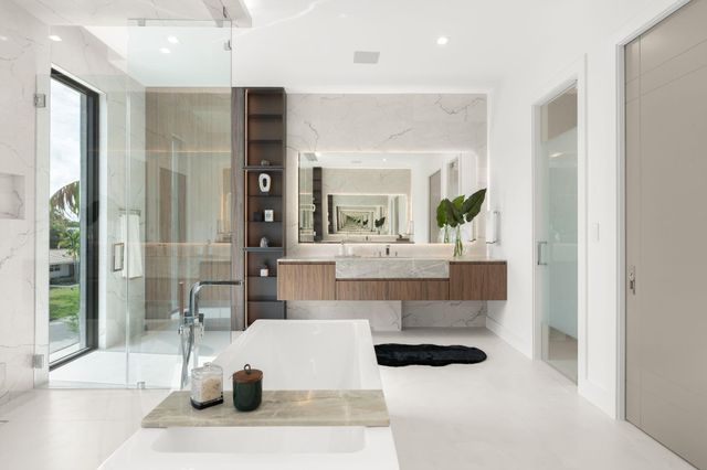 2717 NE 29th St, Fort Lauderdale, FL 33306