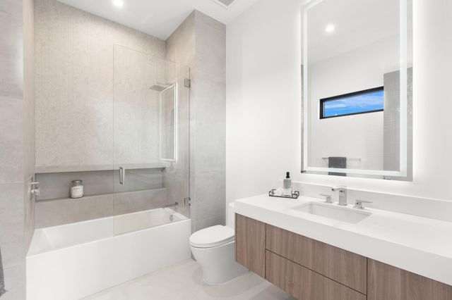 2717 NE 29th St, Fort Lauderdale, FL 33306