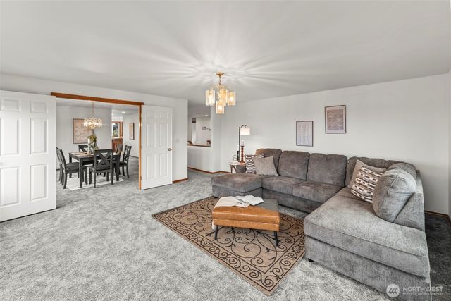 928 N Heatherwood W, Tacoma, WA 98406