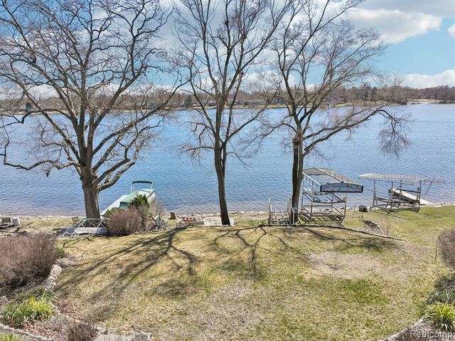 3641 Mann Road, Clarkston, MI 48346