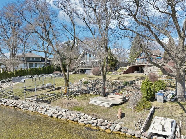 3641 Mann Road, Clarkston, MI 48346