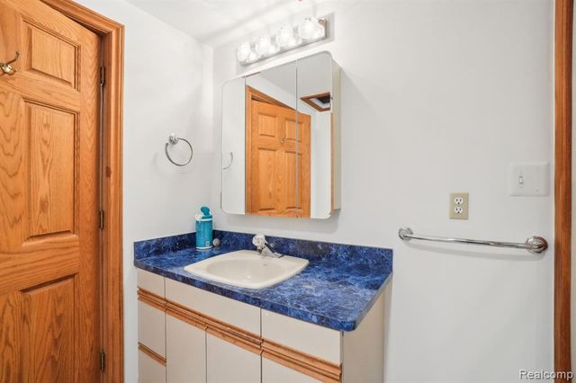 3641 Mann Road, Clarkston, MI 48346