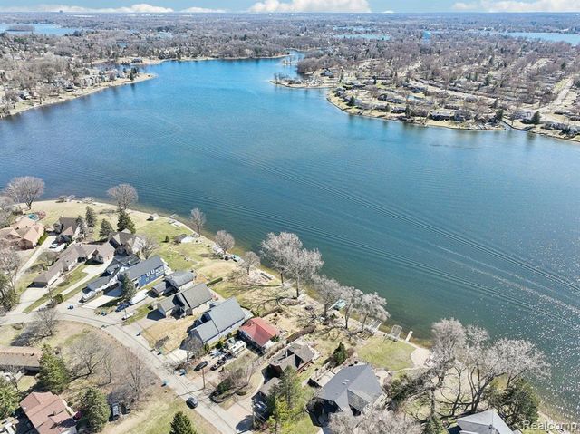 3641 Mann Road, Clarkston, MI 48346