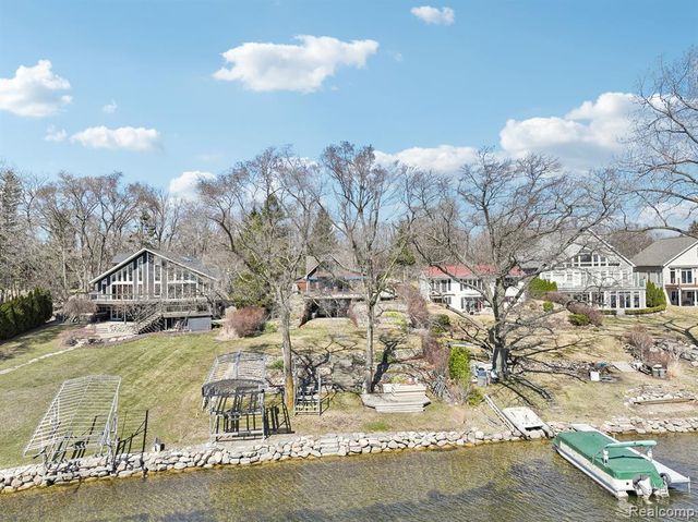 3641 Mann Road, Clarkston, MI 48346