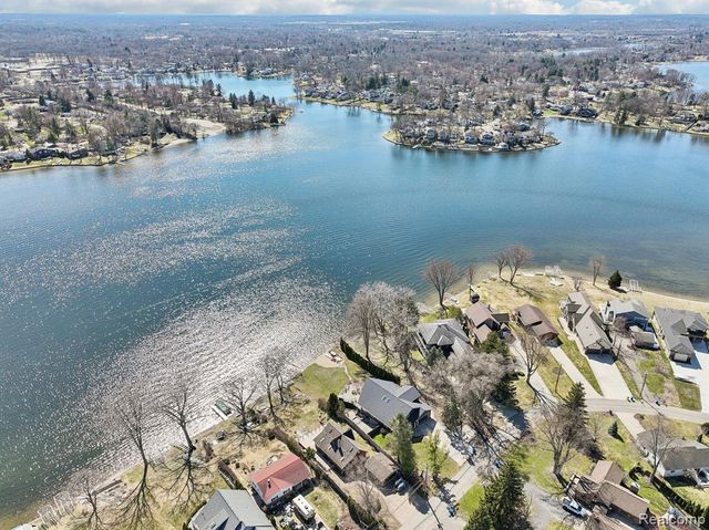 3641 Mann Road, Clarkston, MI 48346