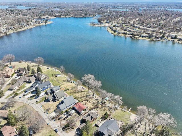 3641 Mann Road, Clarkston, MI 48346