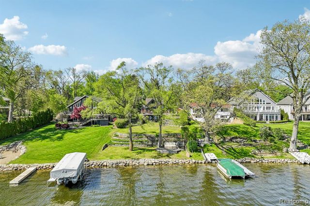 3641 Mann Road, Clarkston, MI 48346