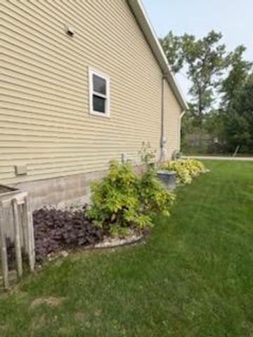 696 W Madison Road, Twin Lake, MI 49457