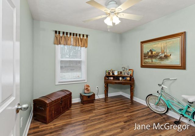 696 W Madison Road, Twin Lake, MI 49457