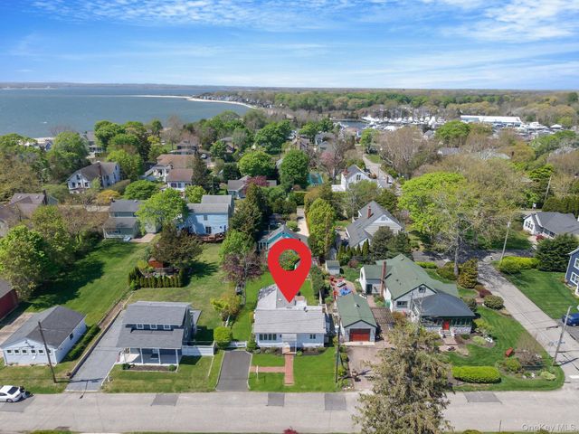 77 Point Street, South Jamesport, NY 11970
