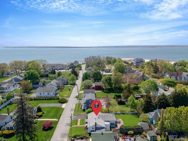 77 Point Street, South Jamesport, NY 11970