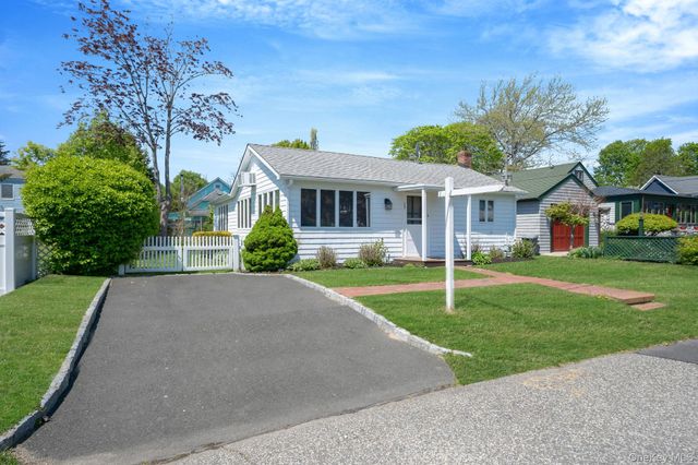 77 Point Street, South Jamesport, NY 11970