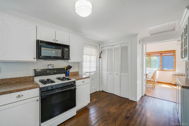77 Point Street, South Jamesport, NY 11970