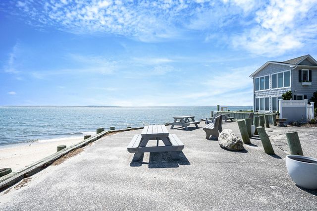 77 Point Street, South Jamesport, NY 11970