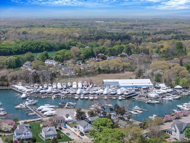 77 Point Street, South Jamesport, NY 11970