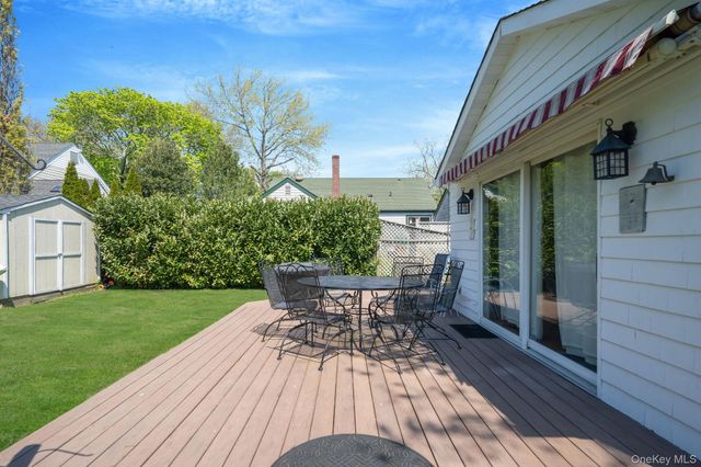 77 Point Street, South Jamesport, NY 11970