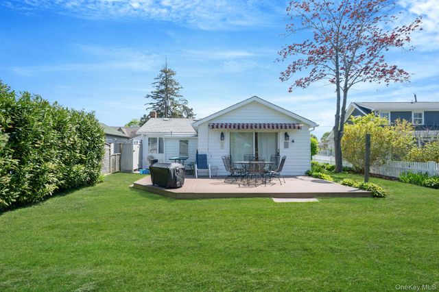 77 Point Street, South Jamesport, NY 11970