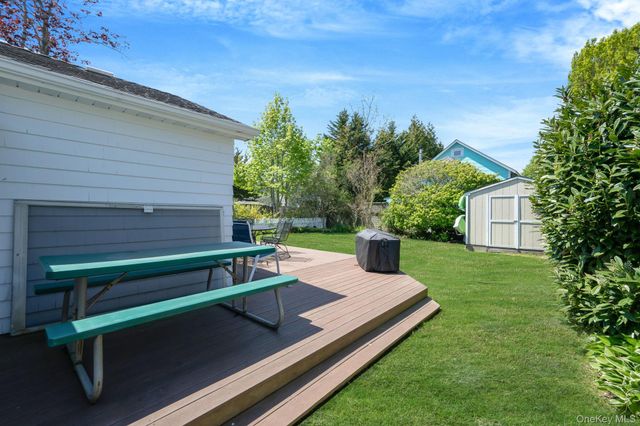 77 Point Street, South Jamesport, NY 11970