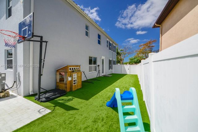 9101 SW 169th Pl 0, Miami, FL 33196