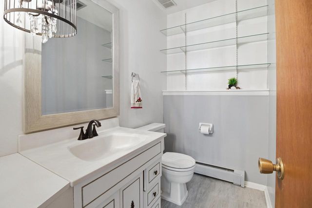 1963 Cascade DRIVE, Waukesha, WI 53188